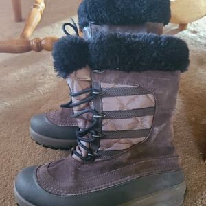 Columbia Women’s Size 8 Snow Boots